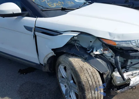 2015 Land Rover Range Rover Evoque Pure z USA, uszkodzony, nr VIN SALVP2BG4FH044805